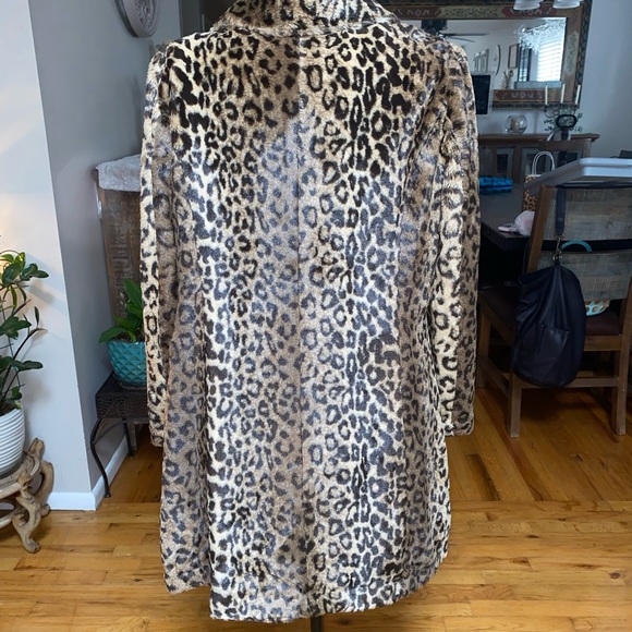 Weatherproof Cheetah Print long coat - Picture 2 of 3